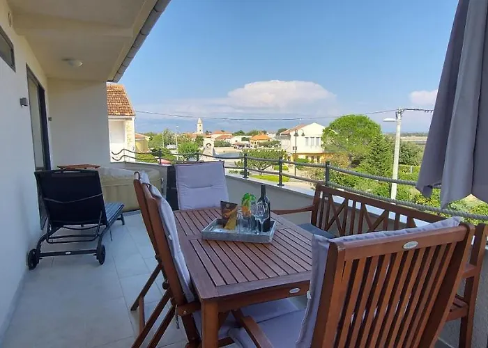 Апартаменты Velebit Нин