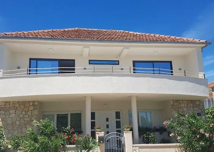 Апартаменты Velebit Нин